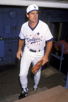 08141993_-_35th_Annual_Hollywood_Stars_Night_Celebrity_Baseball_Game_002.jpg