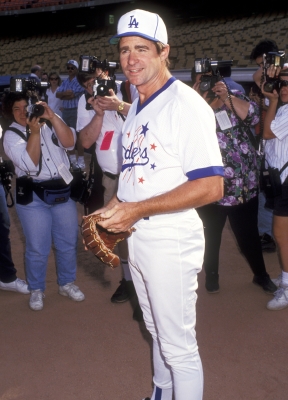 08141993_-_35th_Annual_Hollywood_Stars_Night_Celebrity_Baseball_Game_003.jpg
