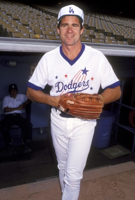 08141993_-_35th_Annual_Hollywood_Stars_Night_Celebrity_Baseball_Game_004.jpg