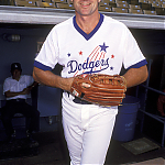 08141993_-_35th_Annual_Hollywood_Stars_Night_Celebrity_Baseball_Game_004.jpg