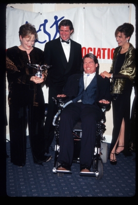 11191996_-_The_Paralysis_Association_Honors_Christopher_Reeve_002.jpg