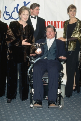 11191996_-_The_Paralysis_Association_Honors_Christopher_Reeve_003.jpg