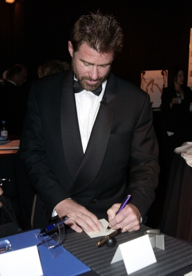 03092003_-_Ninth_Annual_Screen_Actors_Guild_Awards_-_Backstage_008.jpg