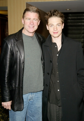 05132003_-_WB_Television_Network_2003_2004_Upfront_Presentation_001.jpg