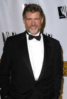 01102005_-_10th_Annual_Critics_Choice_Awards_-_Press_Room_008.jpg