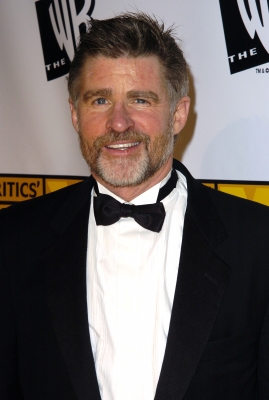01102005_-_10th_Annual_Critics_Choice_Awards_-_Press_Room_015.jpg