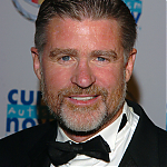 01102005_-_10th_Annual_Critics_Choice_Awards_-_Press_Room_021.jpg