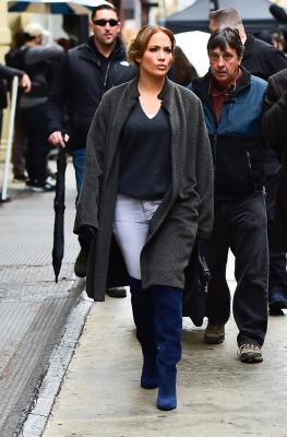12052017_-_Celebrity_Sightings_In_New_York_City_010.jpg