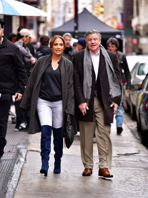 12052017_-_Celebrity_Sightings_In_New_York_City_023.jpg