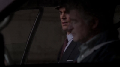 WHITE_COLLAR_-_E4X07_COMPROMISING_POSITIONS_018.jpg