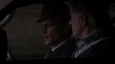WHITE_COLLAR_-_E4X07_COMPROMISING_POSITIONS_039.jpg