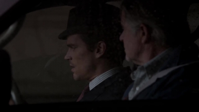 WHITE_COLLAR_-_E4X07_COMPROMISING_POSITIONS_040.jpg