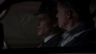 WHITE_COLLAR_-_E4X07_COMPROMISING_POSITIONS_045.jpg