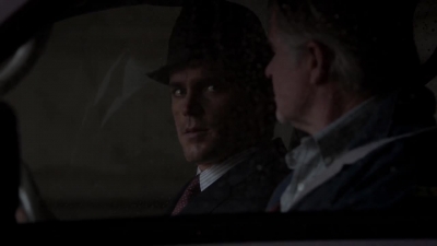 WHITE_COLLAR_-_E4X07_COMPROMISING_POSITIONS_049.jpg