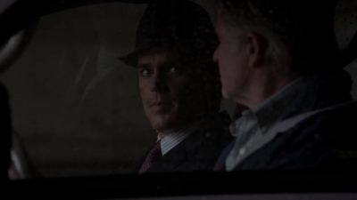 WHITE_COLLAR_-_E4X07_COMPROMISING_POSITIONS_053.jpg