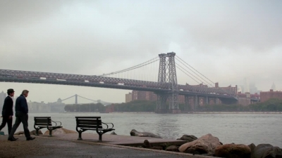 WHITE_COLLAR_-_E4X07_COMPROMISING_POSITIONS_085.jpg