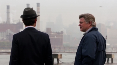 WHITE_COLLAR_-_E4X07_COMPROMISING_POSITIONS_123.jpg