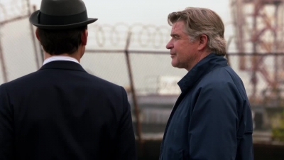 WHITE_COLLAR_-_E4X07_COMPROMISING_POSITIONS_125.jpg