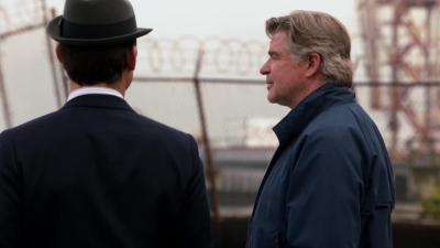 WHITE_COLLAR_-_E4X07_COMPROMISING_POSITIONS_126.jpg