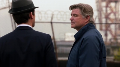 WHITE_COLLAR_-_E4X07_COMPROMISING_POSITIONS_132.jpg