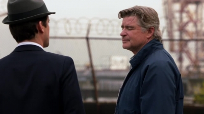 WHITE_COLLAR_-_E4X07_COMPROMISING_POSITIONS_135.jpg