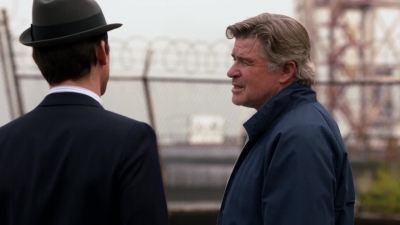 WHITE_COLLAR_-_E4X07_COMPROMISING_POSITIONS_140.jpg