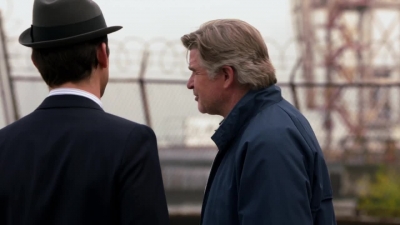 WHITE_COLLAR_-_E4X07_COMPROMISING_POSITIONS_150.jpg