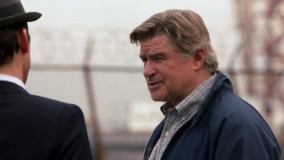 WHITE_COLLAR_-_E4X07_COMPROMISING_POSITIONS_180.jpg