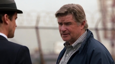 WHITE_COLLAR_-_E4X07_COMPROMISING_POSITIONS_192.jpg