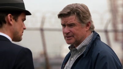 WHITE_COLLAR_-_E4X07_COMPROMISING_POSITIONS_195.jpg