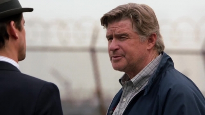WHITE_COLLAR_-_E4X07_COMPROMISING_POSITIONS_202.jpg