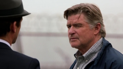 WHITE_COLLAR_-_E4X07_COMPROMISING_POSITIONS_209.jpg