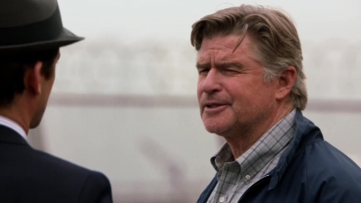 WHITE_COLLAR_-_E4X07_COMPROMISING_POSITIONS_218.jpg