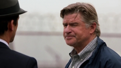 WHITE_COLLAR_-_E4X07_COMPROMISING_POSITIONS_220.jpg