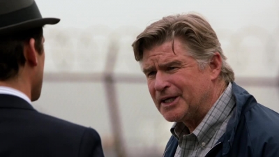 WHITE_COLLAR_-_E4X07_COMPROMISING_POSITIONS_223.jpg
