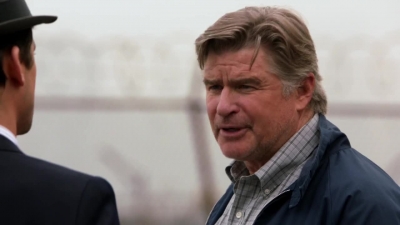 WHITE_COLLAR_-_E4X07_COMPROMISING_POSITIONS_233.jpg