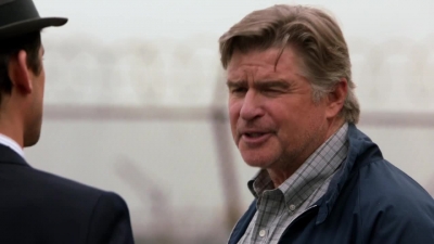 WHITE_COLLAR_-_E4X07_COMPROMISING_POSITIONS_235.jpg