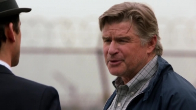 WHITE_COLLAR_-_E4X07_COMPROMISING_POSITIONS_236.jpg