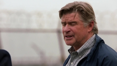WHITE_COLLAR_-_E4X07_COMPROMISING_POSITIONS_247.jpg