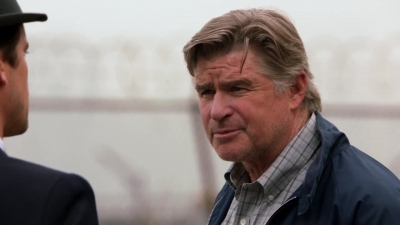 WHITE_COLLAR_-_E4X07_COMPROMISING_POSITIONS_255.jpg