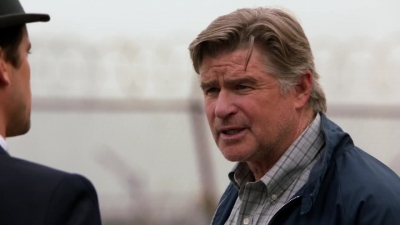WHITE_COLLAR_-_E4X07_COMPROMISING_POSITIONS_256.jpg