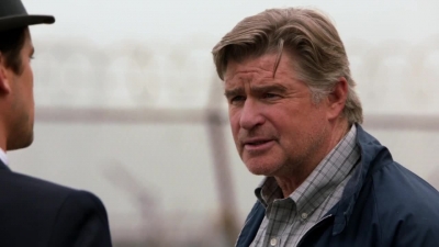 WHITE_COLLAR_-_E4X07_COMPROMISING_POSITIONS_257.jpg