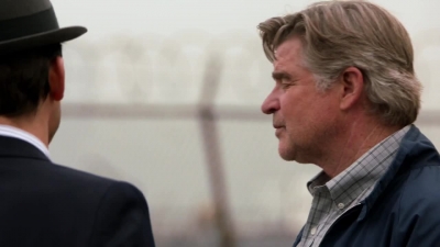 WHITE_COLLAR_-_E4X07_COMPROMISING_POSITIONS_259.jpg