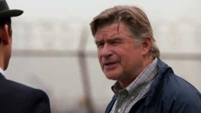 WHITE_COLLAR_-_E4X07_COMPROMISING_POSITIONS_271.jpg