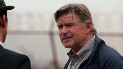 WHITE_COLLAR_-_E4X07_COMPROMISING_POSITIONS_273.jpg