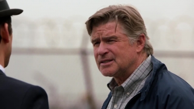 WHITE_COLLAR_-_E4X07_COMPROMISING_POSITIONS_276.jpg