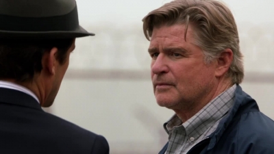 WHITE_COLLAR_-_E4X07_COMPROMISING_POSITIONS_280.jpg