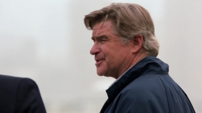 WHITE_COLLAR_-_E4X07_COMPROMISING_POSITIONS_302.jpg