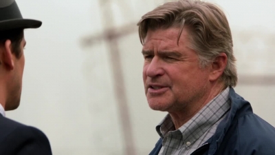 WHITE_COLLAR_-_E4X07_COMPROMISING_POSITIONS_311.jpg
