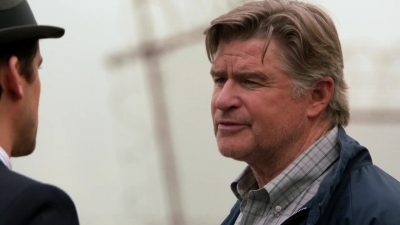 WHITE_COLLAR_-_E4X07_COMPROMISING_POSITIONS_314.jpg